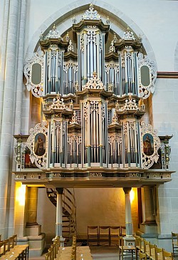 Die Führer-Orgel Front